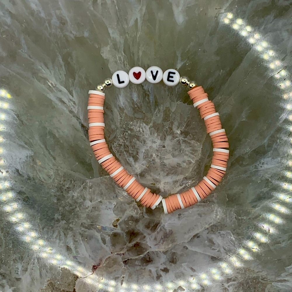 Clay bead bracelet “L❤️VE PINK”